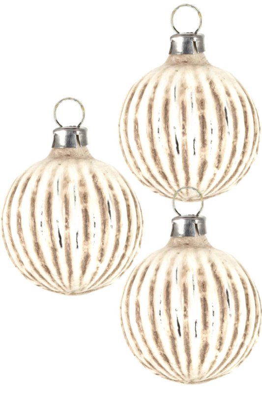 (image for) 3 Little White Balls with Grooves